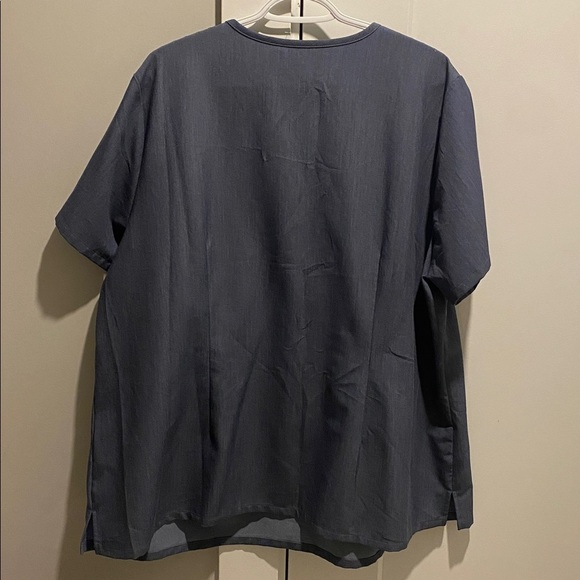 FIGS CATARINA scrub top - Picture 5 of 5